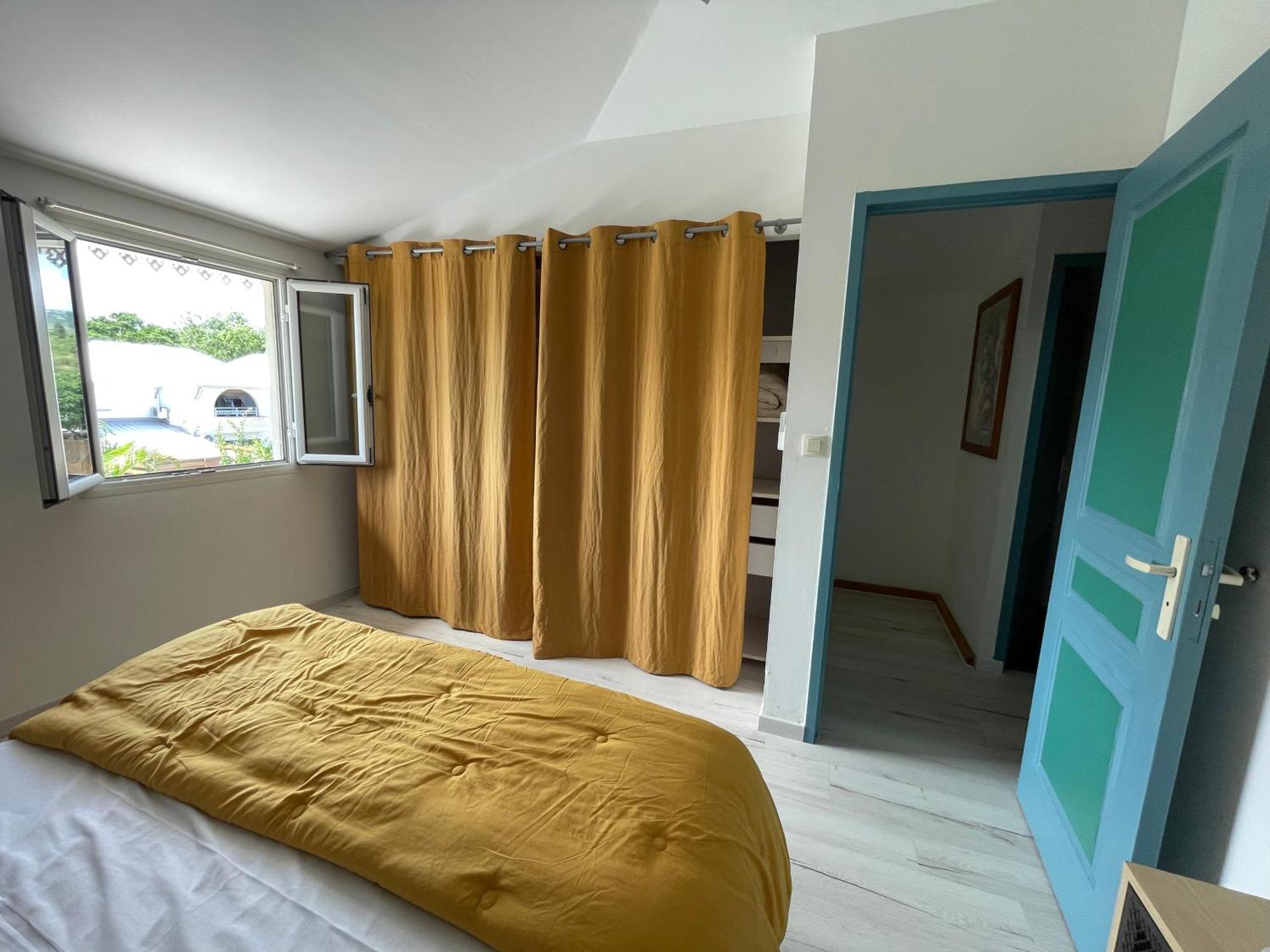 Duplex Tifanjan Avec Jardin Fleuri Pres De La Mer Saint-Paul Luaran gambar